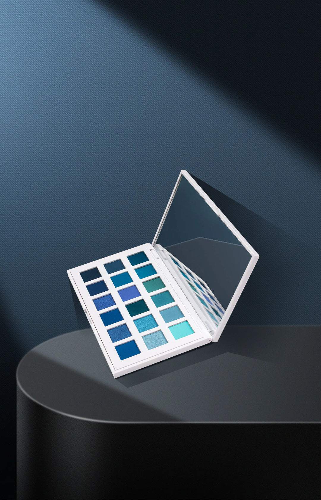 Arabella London 18 Shades Blue Eyeshadow Palette Vegan